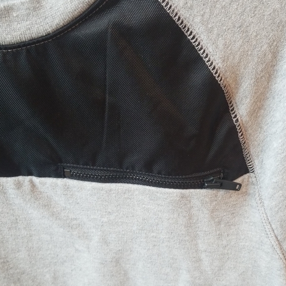 Calvin Klein Sweatshirt - Picture 3 of 5